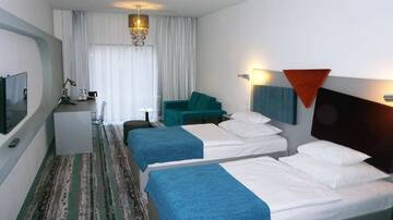 Фото номера Двухместный номер с 1 кроватью или 2 отдельными кроватями Отель Hotel Lenart г. Величка 20