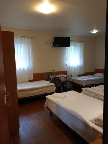 Фото номера Четырехместный номер Отель Hotel Górsko г. Величка 5