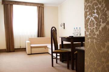 Фото номера Роскошный трехместный номер Отель Hotel - Restauracja Koral г. Величка 4