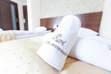 Фото номера Семейный номер Отель Hotel - Restauracja Koral г. Величка 3