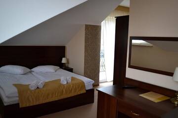 Фото номера Роскошный трехместный номер Отель Hotel - Restauracja Koral г. Величка 7